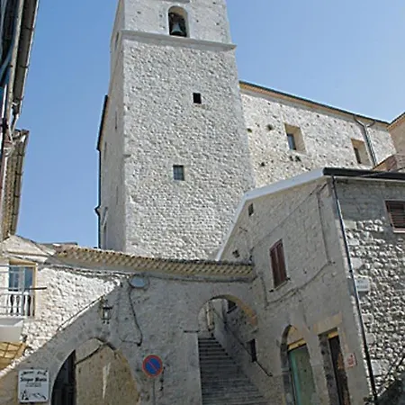 Castel Di Pietra